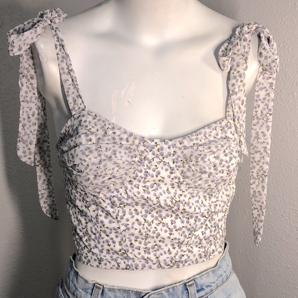 Cute boutique floral shirt